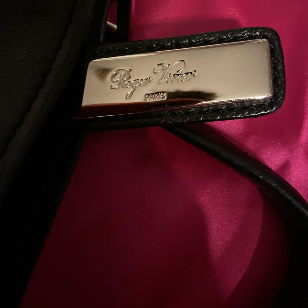 ROGER VIVIER BEAUTIFUL, CLASSIC SHOULDER BAG! PRICE IS NEGOTIABLE! - Picture 8 of 12